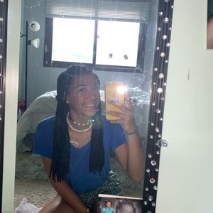 Meet your Posher, Ari